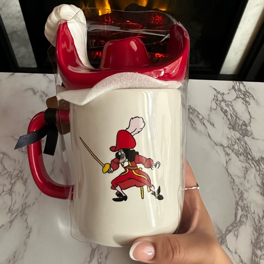 Rae Dunn Disney Captain Hook Ceramic Mug with Lid ❤️